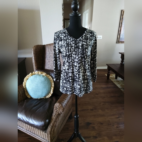 Chico's Ladies Tunic Top - Picture 3 of 9